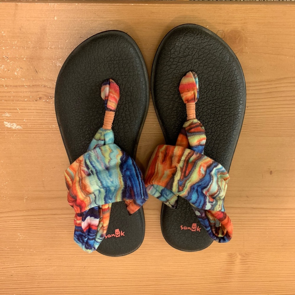 Sanuk yoga mat sandals